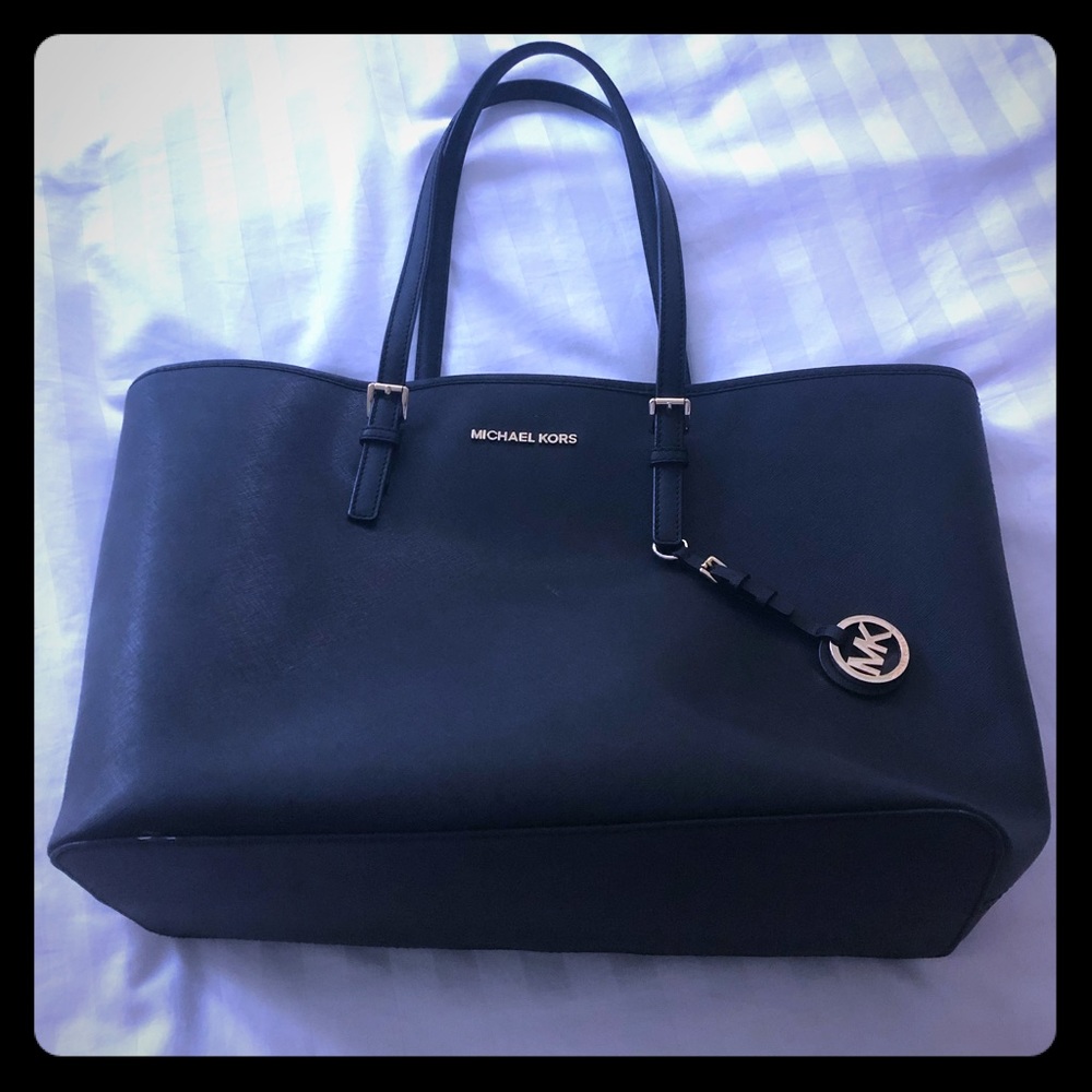 Michael Kors Voyager Cross grain leather tote